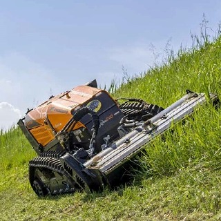 草刈り、森林作業多目的作業ロボット